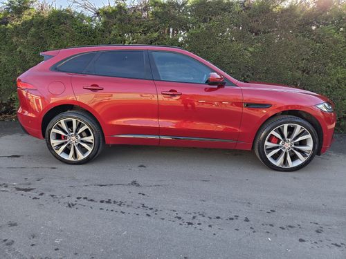 Jaguar F Pace