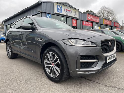 Jaguar F Pace