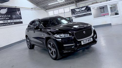 Jaguar F Pace