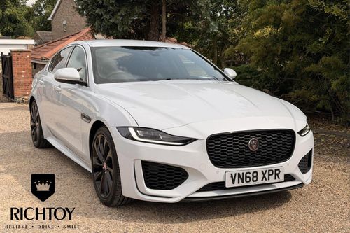 Jaguar XE