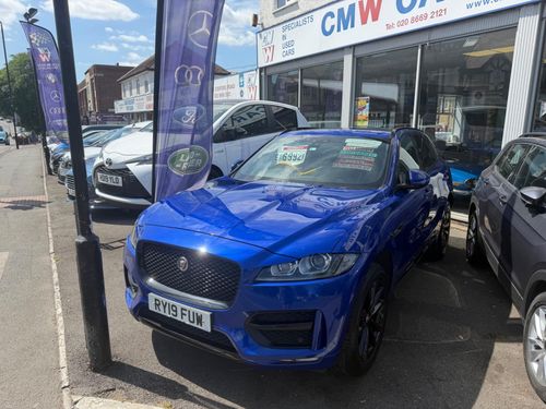 Jaguar F Pace