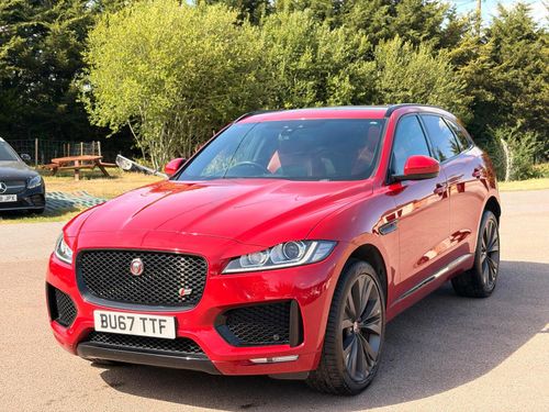 Jaguar F Pace