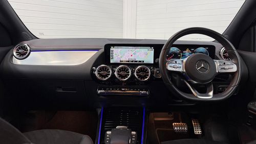 Mercedes Benz EQA