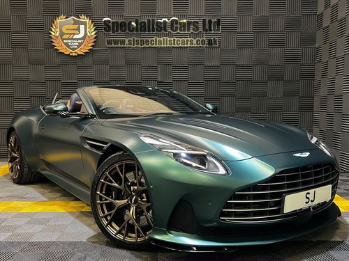 Aston Martin DB12