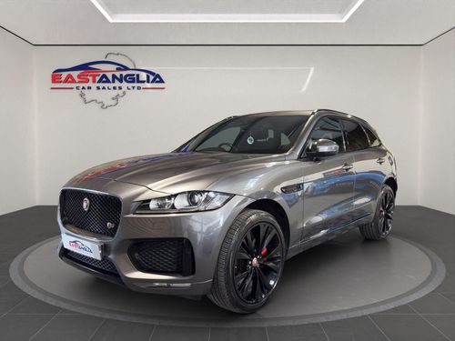 Jaguar F Pace