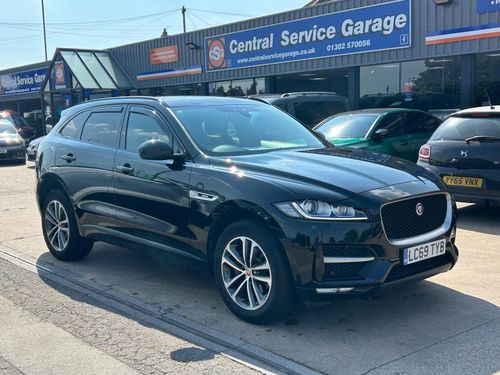 Jaguar F Pace