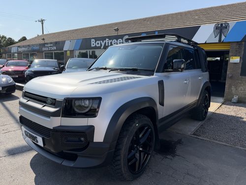 Land Rover Defender 110
