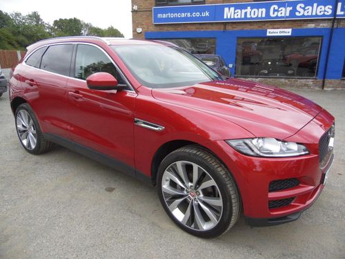 Jaguar F Pace