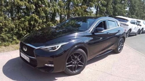 Infiniti Q30