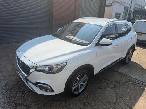 MG HS