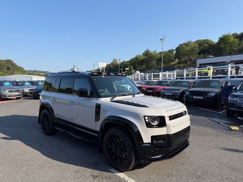 Land Rover Defender 110