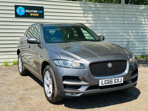 Jaguar F Pace