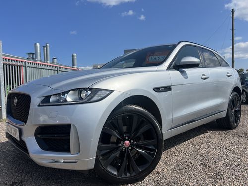 Jaguar F Pace