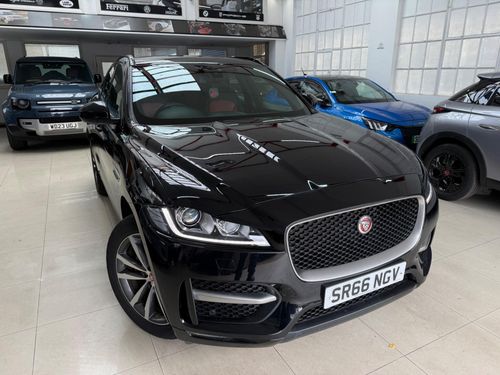 Jaguar F Pace