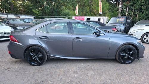 Lexus IS