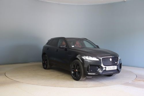 Jaguar F Pace