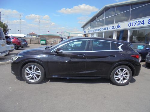 Infiniti Q30