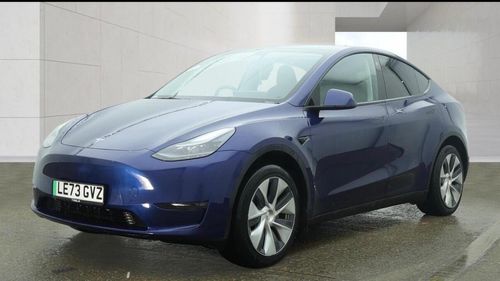 Tesla MODEL  Y