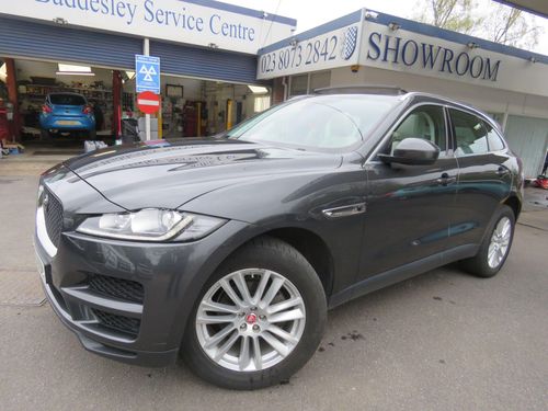 Jaguar F Pace