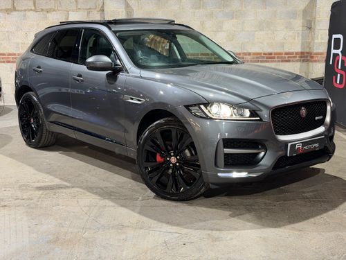 Jaguar F Pace