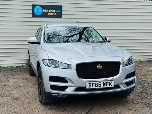 Jaguar F Pace