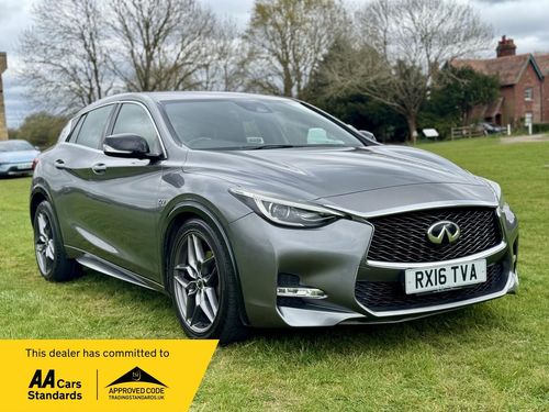 Infiniti Q30