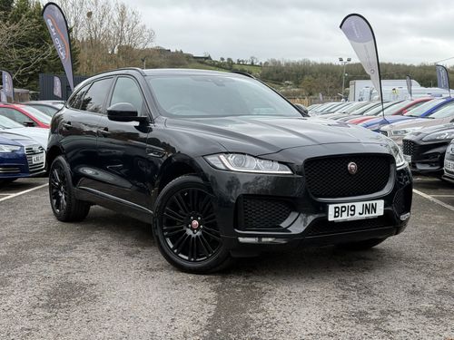 Jaguar F Pace