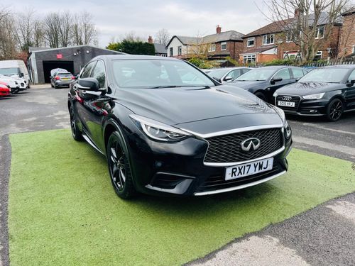 Infiniti Q30