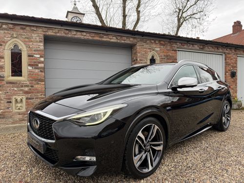 Infiniti Q30