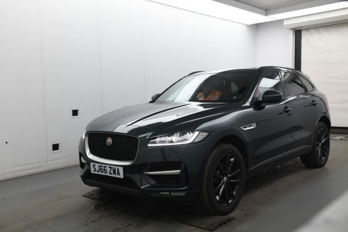 Jaguar F Pace