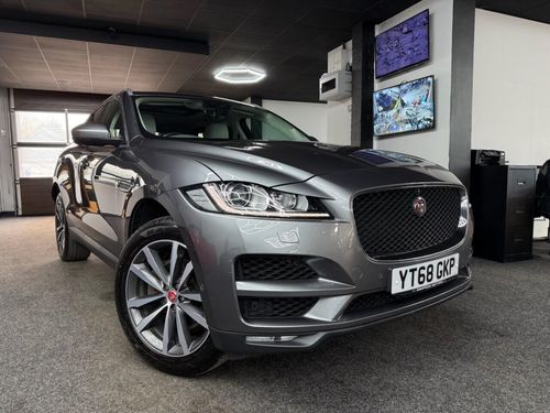 Jaguar F Pace