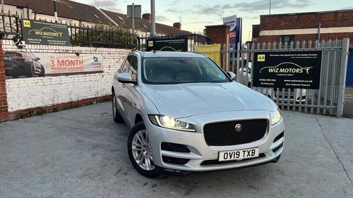 Jaguar F Pace