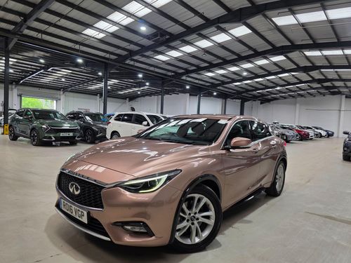 Infiniti Q30