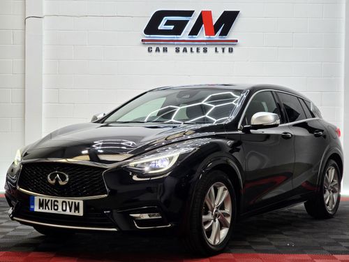 Infiniti Q30