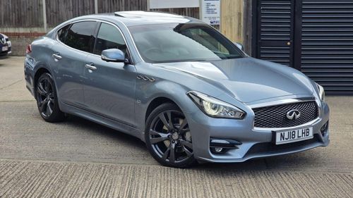 Infiniti Q70