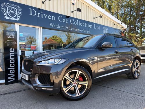 Jaguar F Pace
