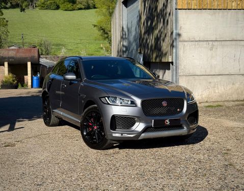 Jaguar F Pace