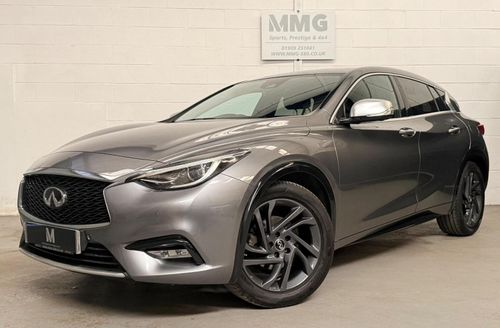 Infiniti Q30