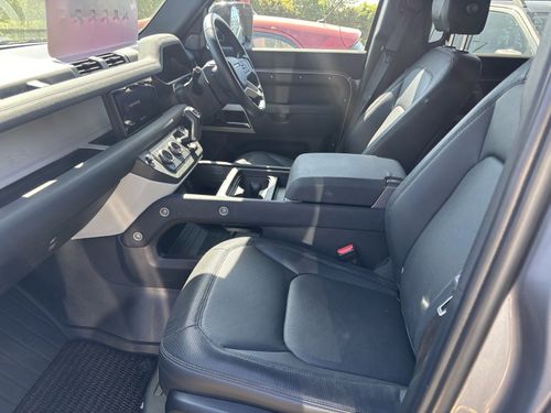 Land Rover Defender 110