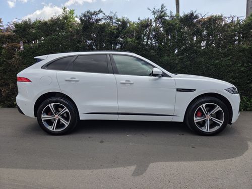Jaguar F Pace
