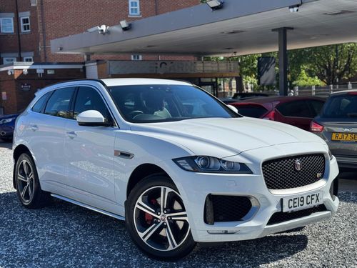 Jaguar F Pace
