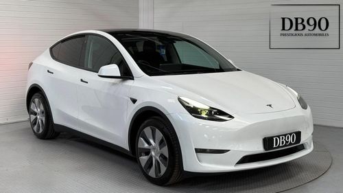 Tesla MODEL  Y