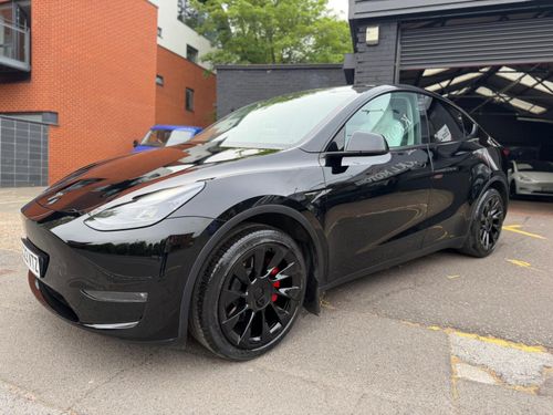 Tesla MODEL  Y