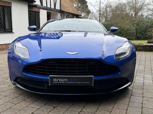 Aston Martin DB11