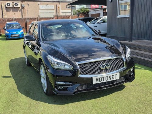 Infiniti Q70
