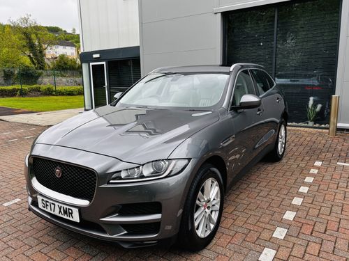 Jaguar F Pace