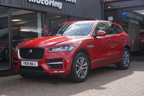 Jaguar F Pace