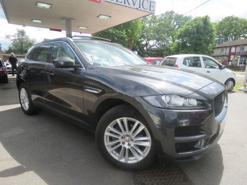 Jaguar F Pace