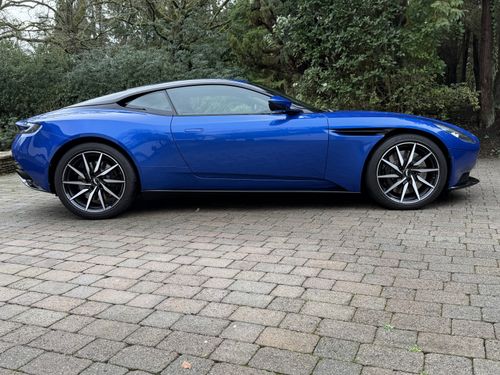 Aston Martin DB11