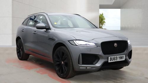 Jaguar F Pace